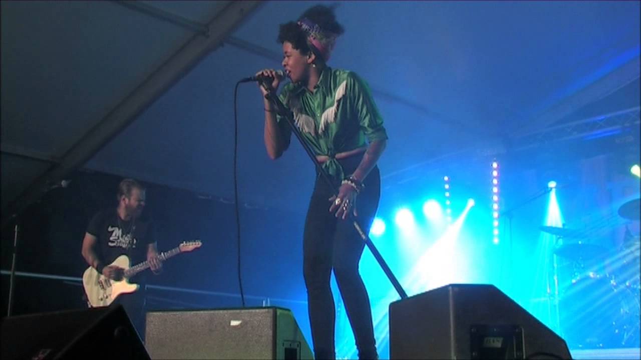 Nikki Hill Band "K eep A Knockin' "@ Harvest Time Blues 15
