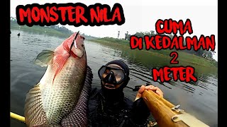 nembak ikan di dalam air// spearfishing sungai saguling