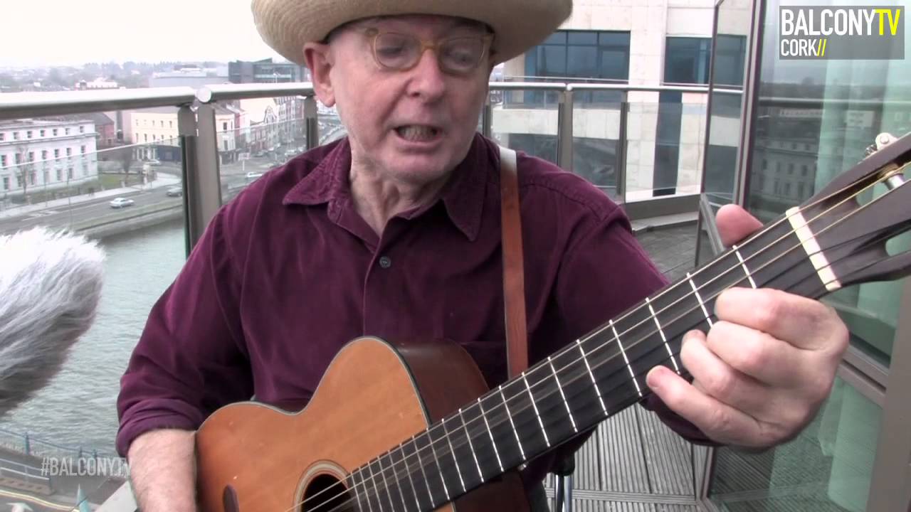YouTube पर JIMMY CROWLEY - THE LAUGHING LAPTOP (BalconyTV) देखें