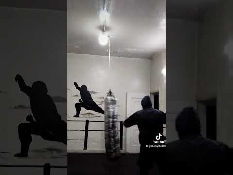 كيف تتدرب على كيس الرمل