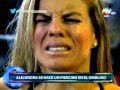 COMBATE: Alejandra Baigorria se pone un piercing en el ombligo