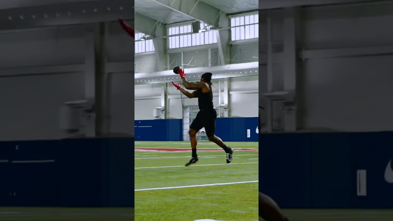 WATCH: Derrick Henry offseason pass catching work #nfl #derrickhenry #footballshorts #football