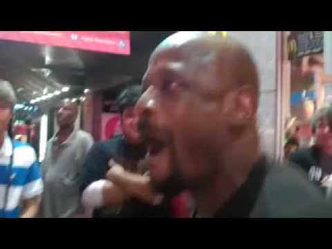 CRAZY RAP BATTLE IN TIME SQUARE! (7/9/09-127)