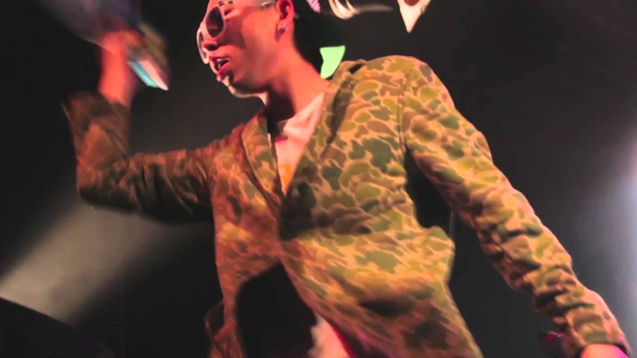 YouTubeでA.F.R.O「Fighter」歌詞付きライブ映像を視聴 YouTubeでA.F.R.O「Fighter」歌詞付きライブ映像を視聴