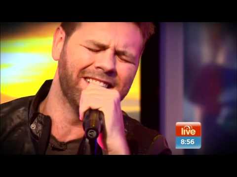 Brian McFadden performs Adele hit