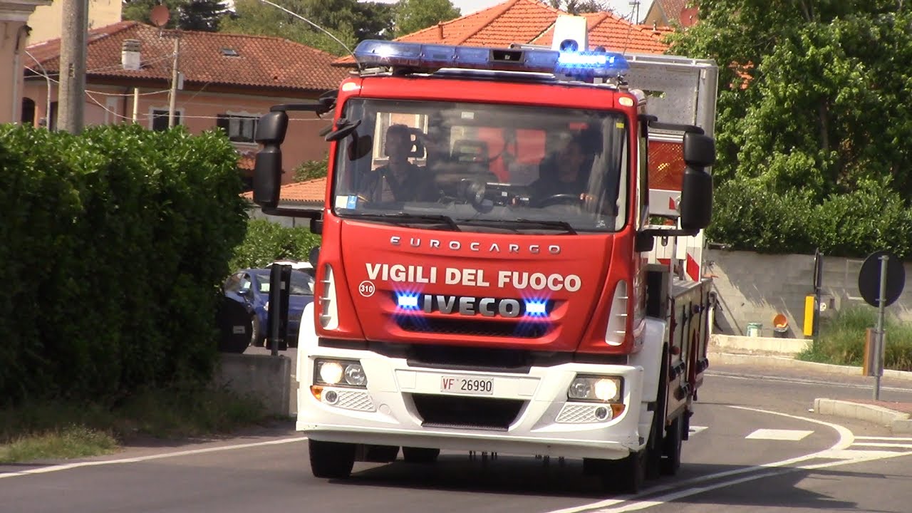 CASA IN FIAMME ARRIVO TRID ERBA+AS+CARRO ARIA VARESE+APS APPIANO+APS+ABP BUSTO+APS TRADATE IN SIRENA