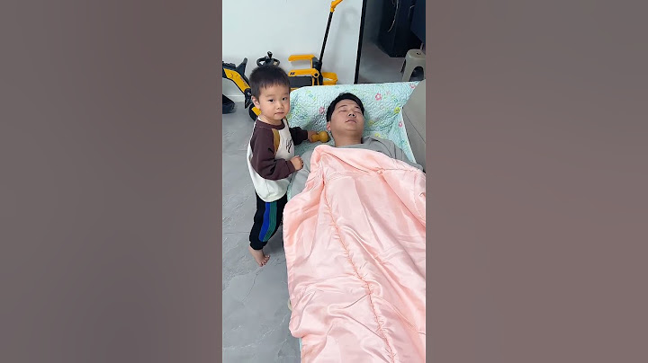 पिता ने अपने बेटे की प्रतिक्रिया जानने के लिए जानबूझकर खुद को कंबल से नहीं ढका, लेकिन उन्हें उम्मीद भी नहीं थी कि वह ऐसा करेगा।