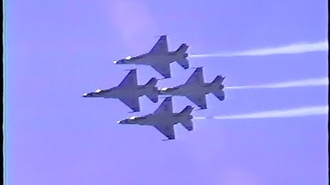 Edwards AFB Open House, November 8, 1987 - Thunderbirds Arrival