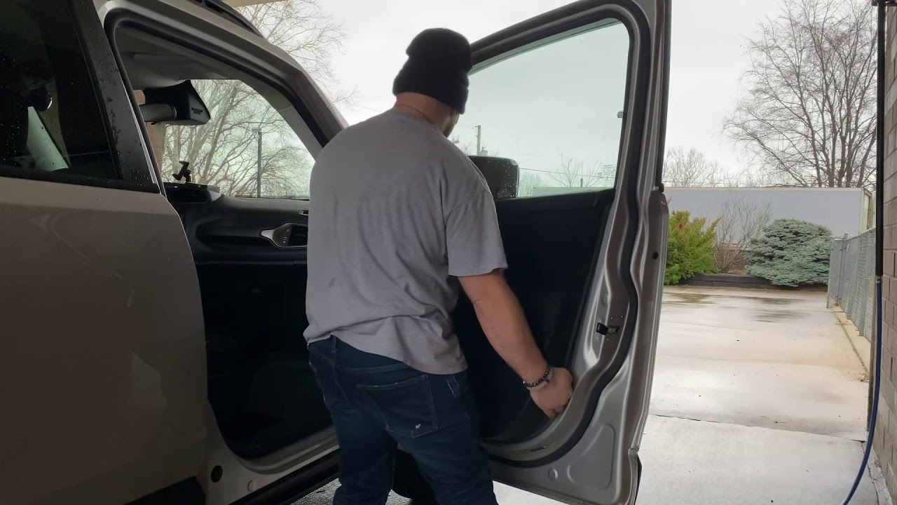 Jeep Renegade Door Speaker Install - YouTube