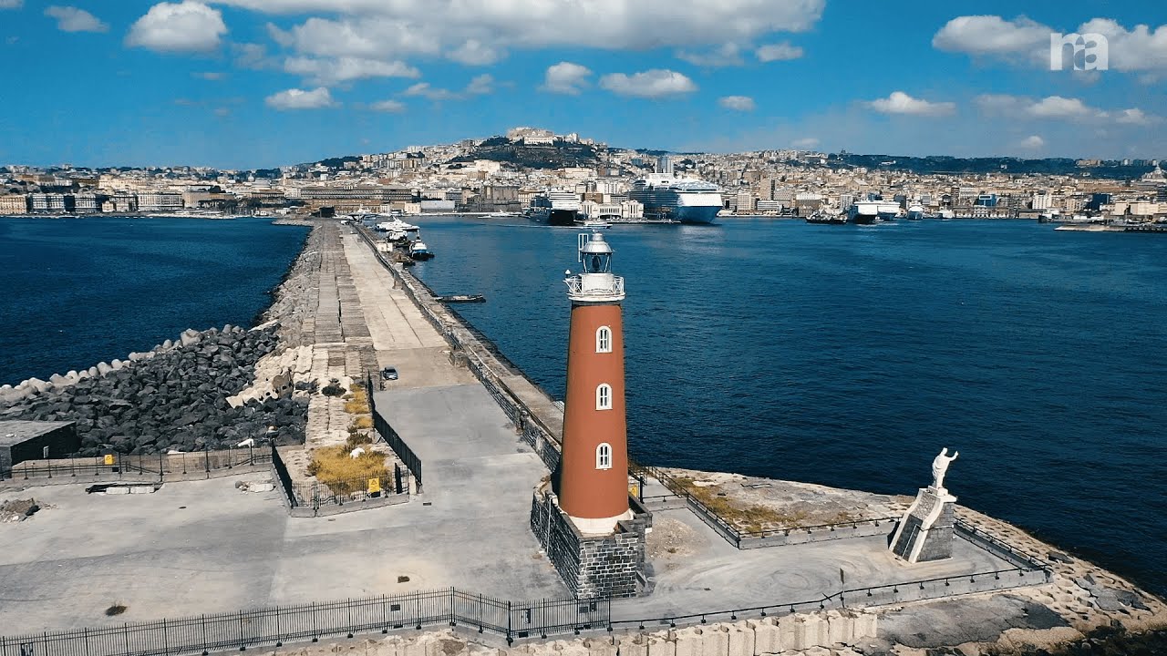 Una passeggiata nella storia del Molo San Vincenzo a Napoli - YouTube Una passeggiata nella storia del Molo San Vincenzo a Napoli - YouTube