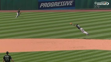 CWS@CLE: Ramirez dives to make a stellar catch