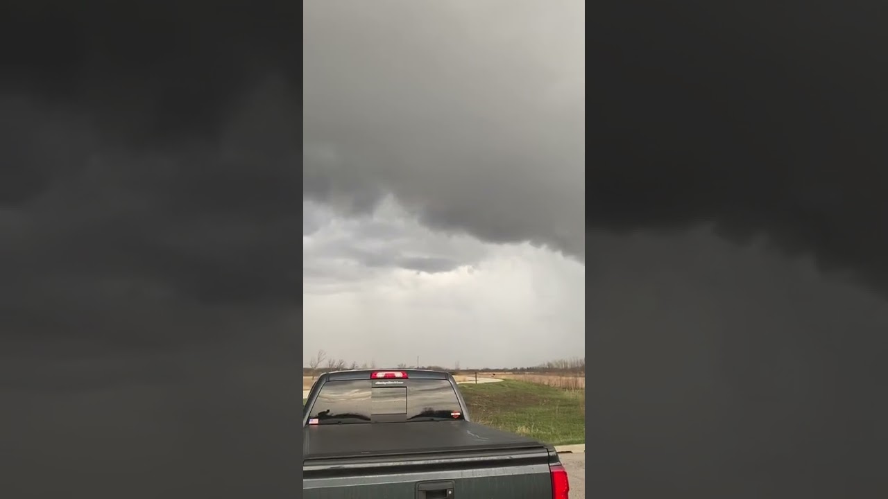 Storm moving in. Central Iowa