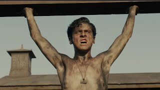 جندي امريكي مسجون بيجبره اليابانيين إنه يشيل خشبة ضخمة كعذاب ولو وقعت هيقتلوه Unbroken