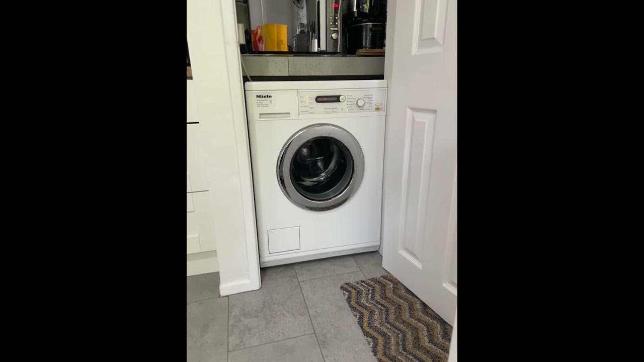 Miele W5740 spin YouTube