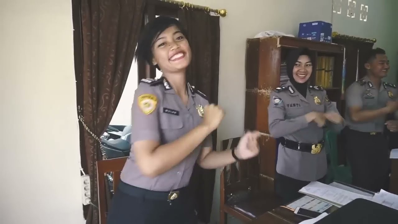 GOYANG MAUT MAUMERE POLRES LAMPUNG TIMUR - DIRGAHAYU RI KE 72