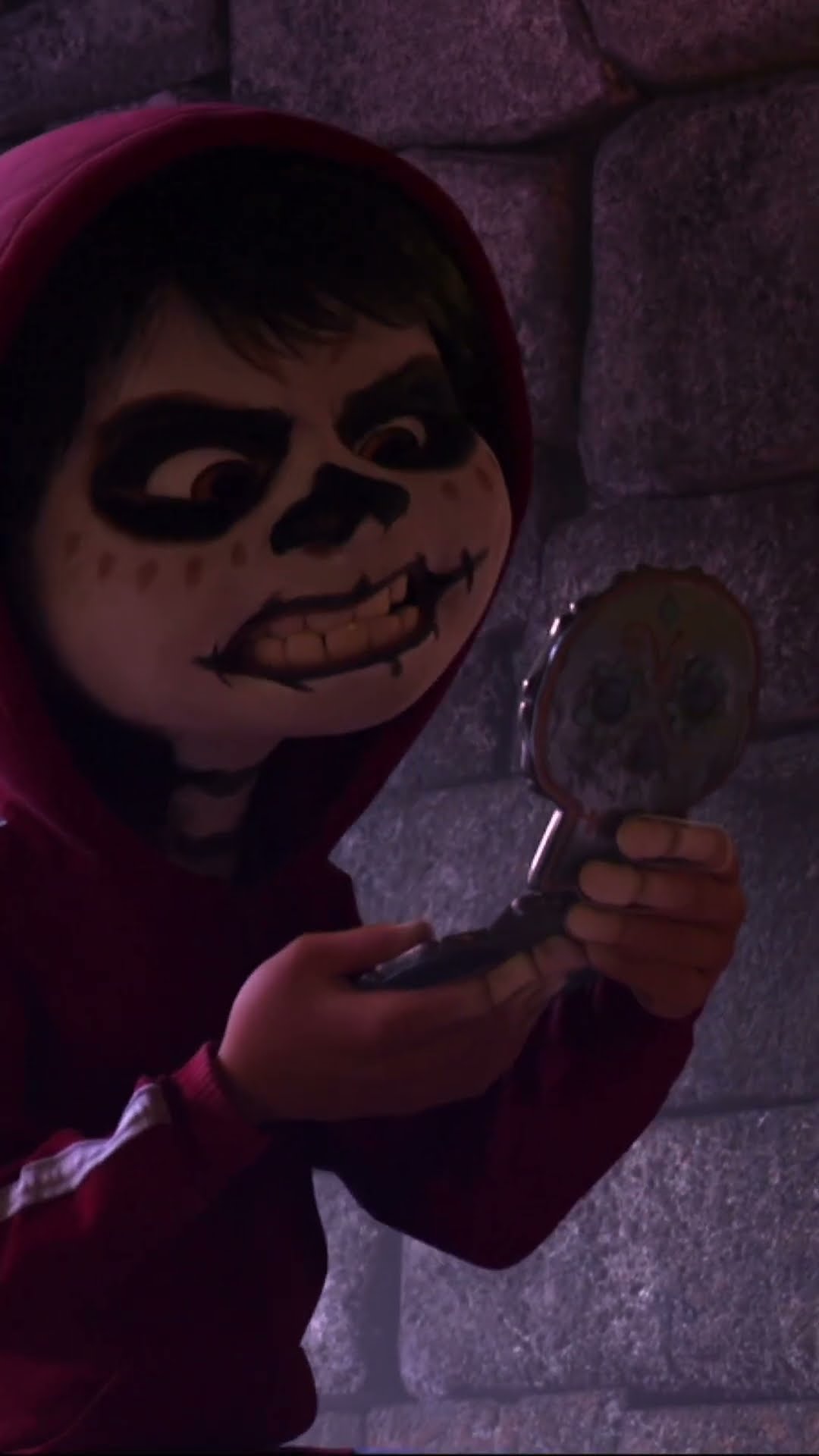 Héctor Paints Miguel’s Disguise! ?? | Coco | Disney Kids