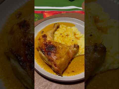 Идея горячего на Новый Год - Куриные окорочка в духовке 😍🍗#ужин #shorts #новогодниерецепты #курица
