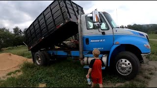 International 4400 Grain Truck
