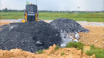 Nicely Processing Landfill into Flood Land Use Skilled Shantui DH17C3 Dozer with 25T Dump Truck