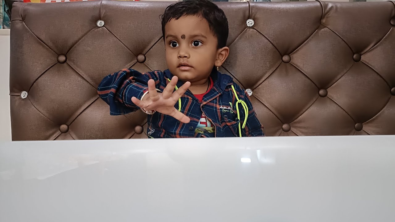 baby-wants-to-eat-ice-cream-in-restaurant-youtube