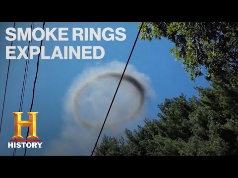 Video: In A Vortex Cloud In The Sky Over Mexico, A Black Smoke Ring Was Hiding - Alternative View