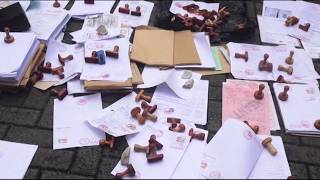 BÉPANDA TONERRE RAID: GENDARMES SMASH NOTORIOUS FORGERY RING AND CONFISCATE FAKE DOCUMENTS ! screenshot 5