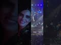 ¿Sin ánimos? Así fue vista Ángela Aguilar apoyando a Nodal en su concierto ¿ya está cansada?