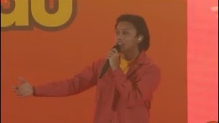 Pepatah Rizky Febian saat manggung di festifal tepat sewindu BTPN syariah