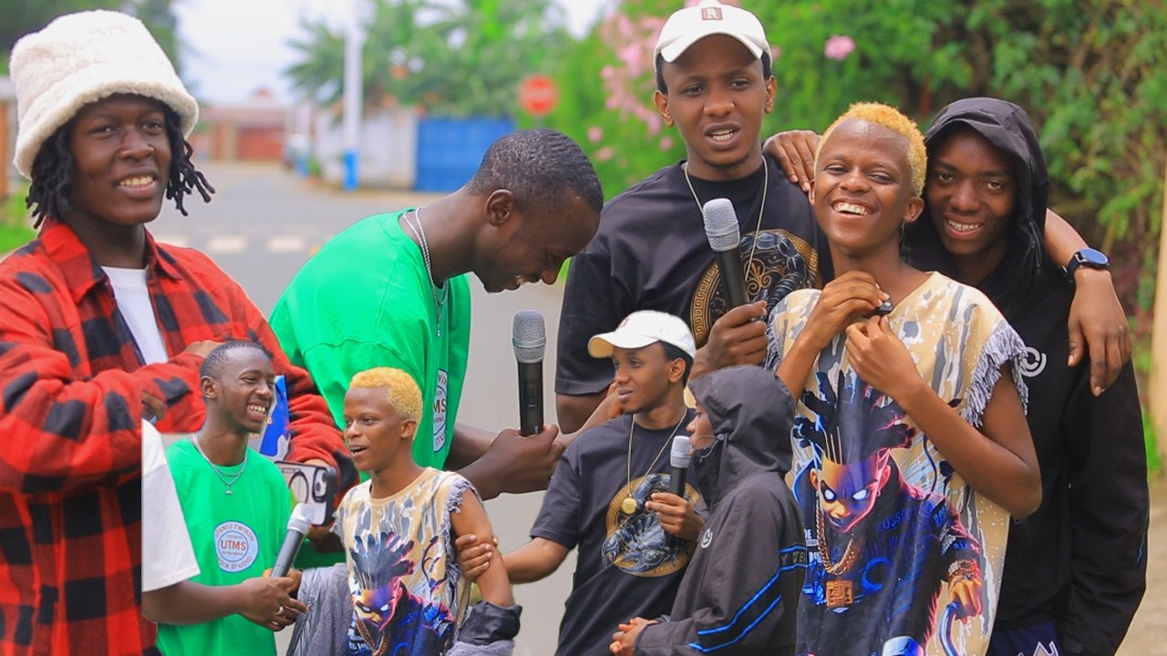 Duhuje  Bya Byana Byo Kuri Tiktok Bikora Amabara😊😊Nyuma Yo Kuva Kigali-Musanze Namaguru Baratabaza.