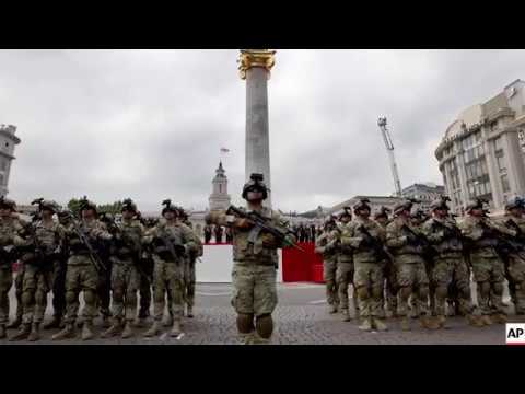 აშშ-ის ელჩი იან კელის მილოცვა - 26 მაისი