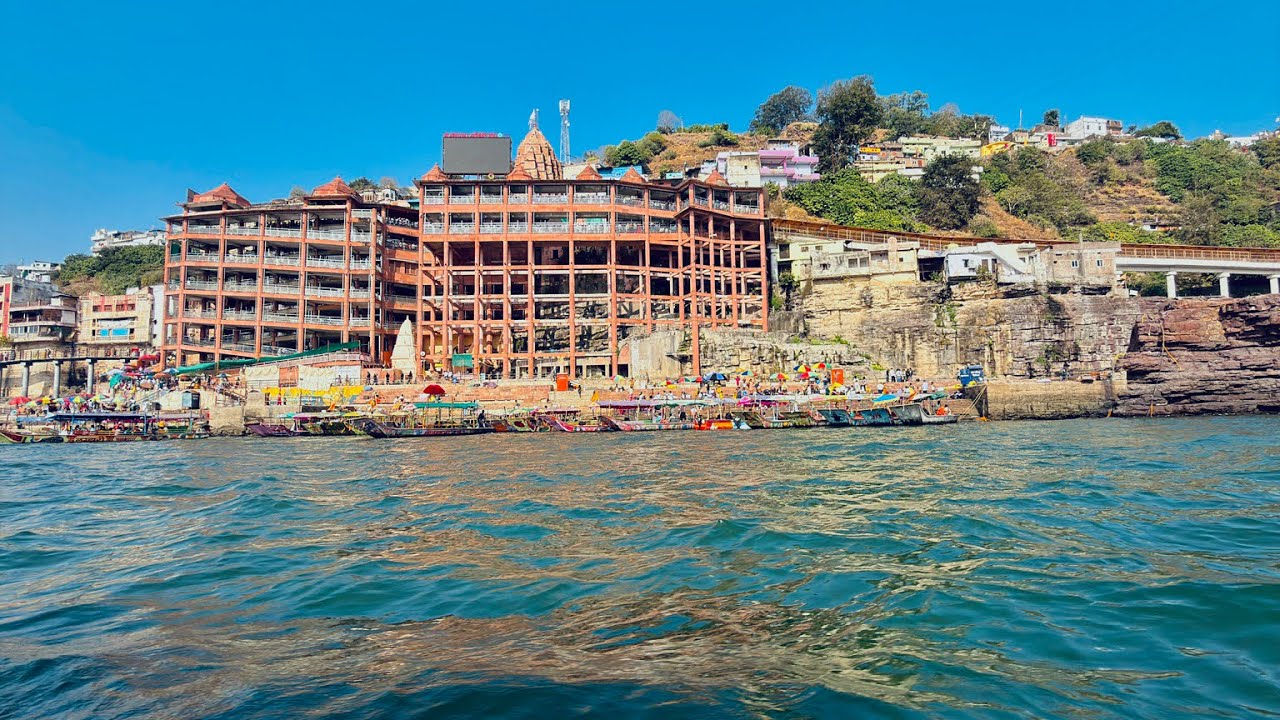 आम्ही गेलो होतो ओंकारेश्वर मंदिरात 🔱📿🙏🏻 