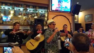 Franco el cantante cubano cantando su éxito toda la vida con mariachi