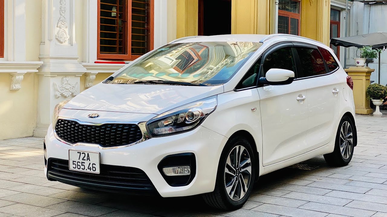 Kia Rondo số Sàn 2018 lăn bánh hơn 5 vạn, giá chỉ 4xx. Liên hệ Hotline ...