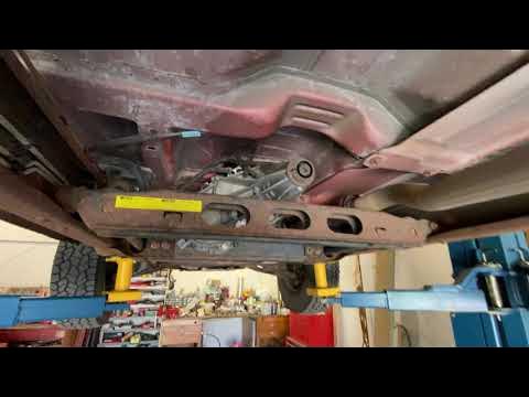 Replace Rear Drive Shaft U Joints on 2001 GMC Sierra 1500 - YouTube
