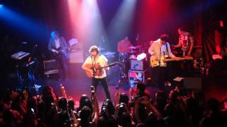 The Kooks- She Moves In Her Own Way LIVE at The Troubadour