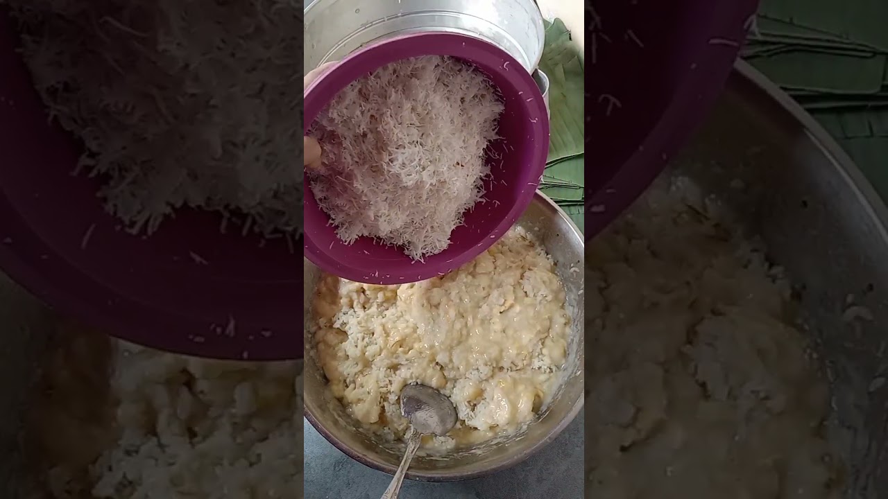 Kue tradisional pepes pisang ketan kelapa 