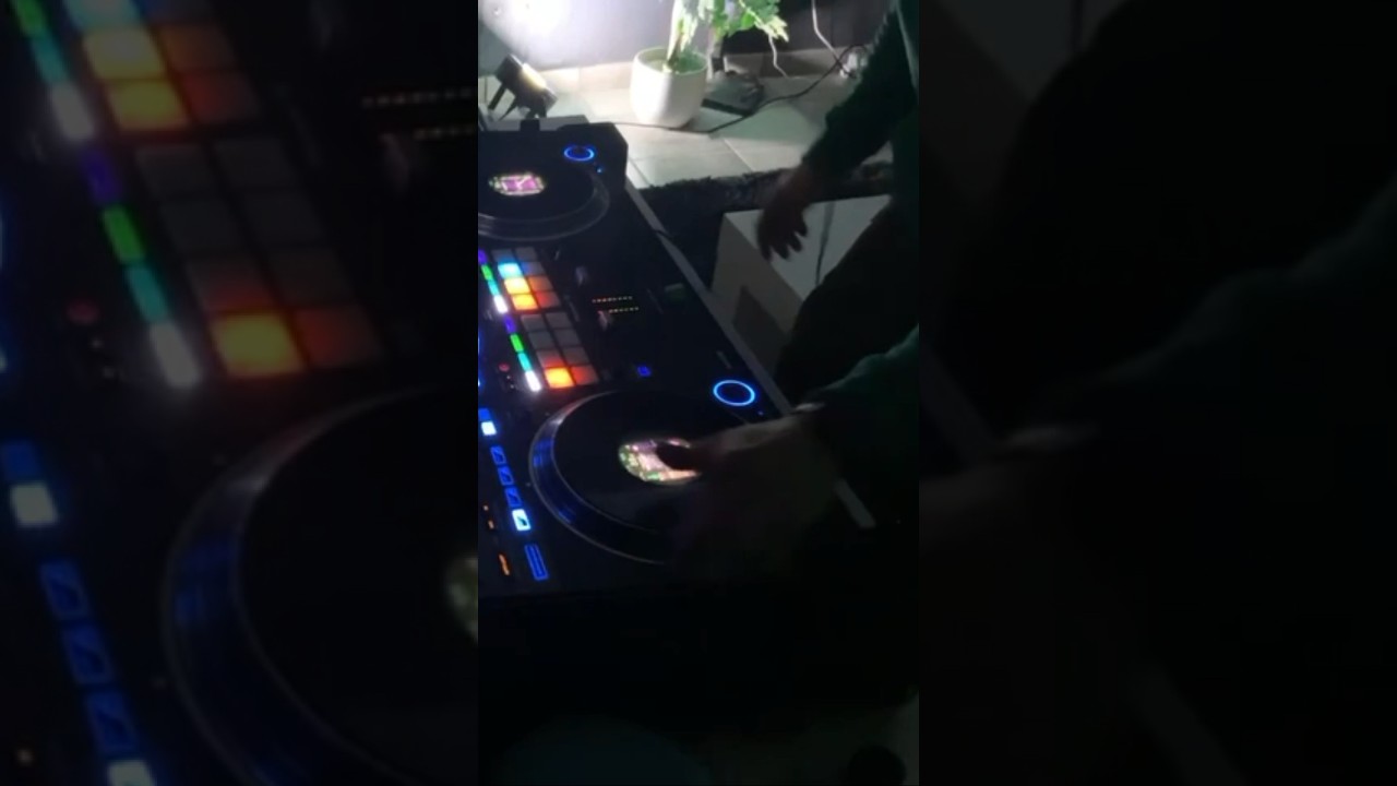 A drum & bass improvised mix #drumandbass  #dj  #shorts