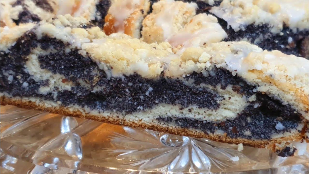 Makowiec polski, tradycyjna strucla makowa / Polish poppy seed cake, traditional poppy seed