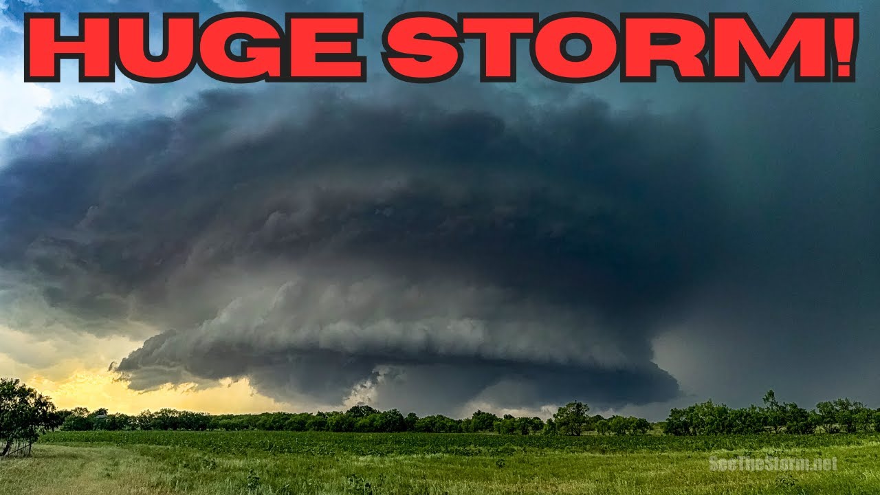 GIANT STORM LOOMS OVER TEXAS May 22, 2025 Live Storm Chaser - YouTube