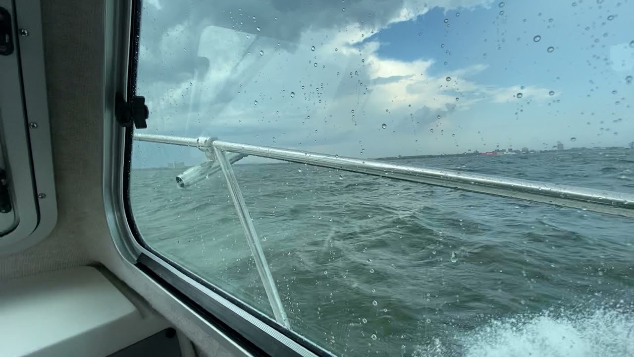 Parker 2320 in NY harbor - running from a storm