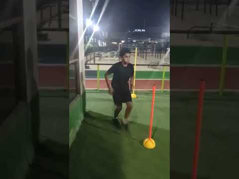 عمر حازم لاعب خط وسط نادى شيكو 2008