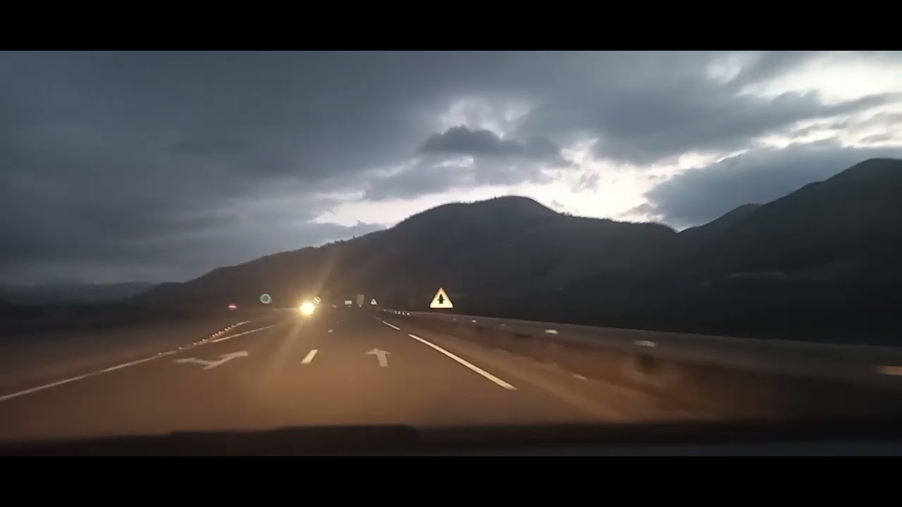 القرى الصغيرة عبر الطريق الوطنية