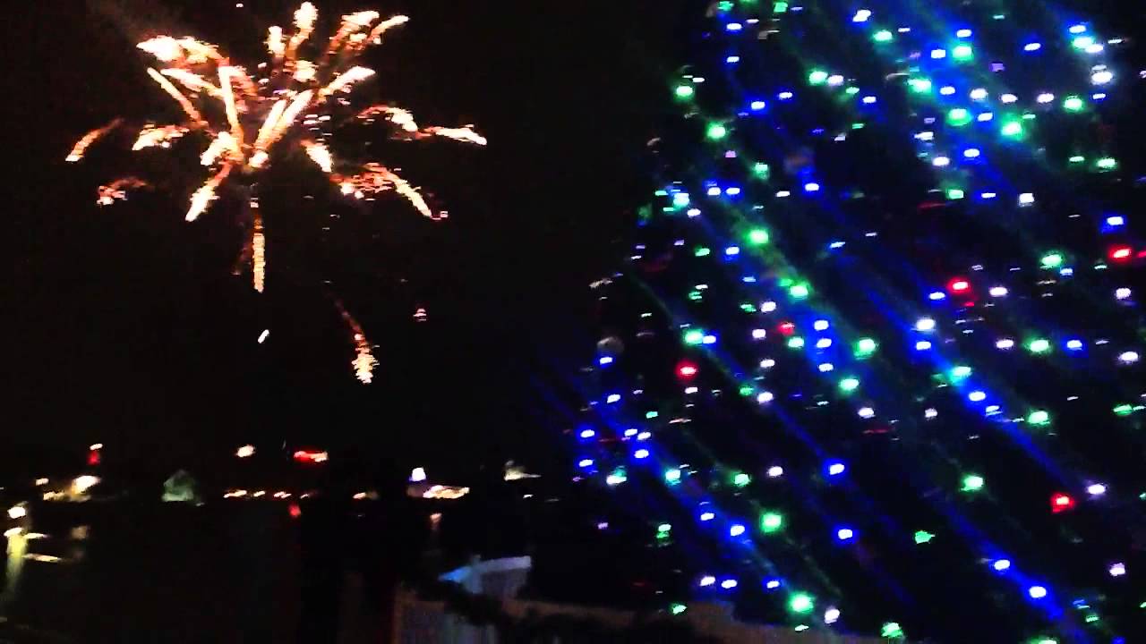 Tree lighting at broadway at the beach YouTube