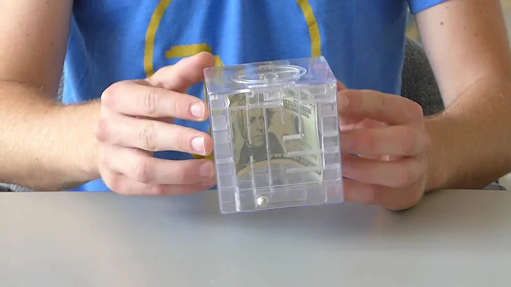 33002 - Money Maze Cube Bank