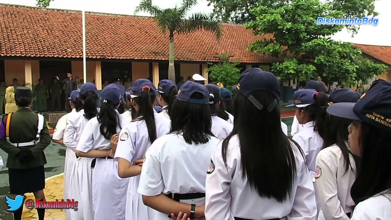 140526 Inspektur Upacara SMPN 49 Bandung