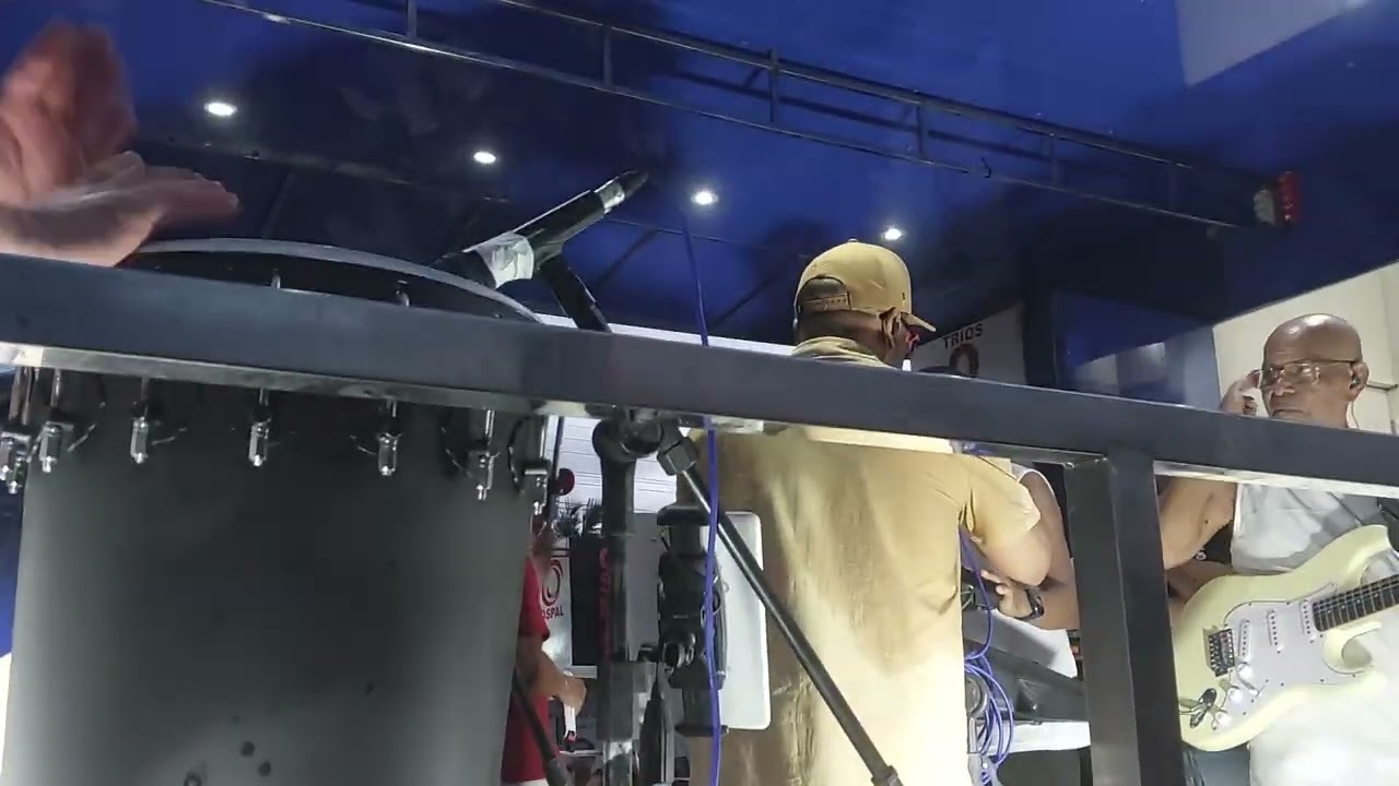 TBT daquele dia que os Valneijós fizeram Aracaju tremer… saudade que não passa!🔥#valneijós #carnaval