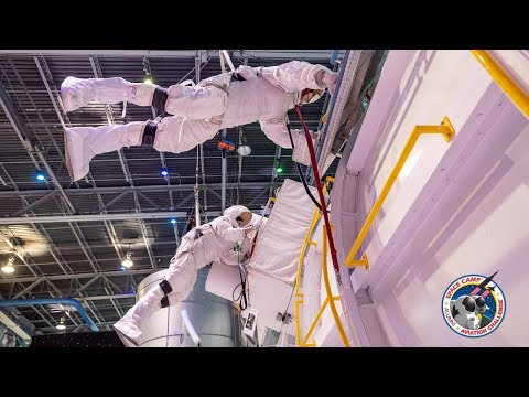 Тренировка на этаже миссии космического лагеря | Выпускники космического лагеря