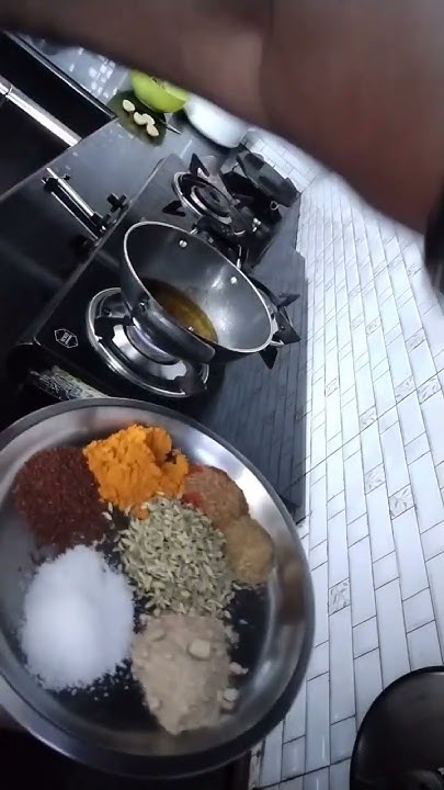 Lal Mirch Ka Achar Banane Ka Tarika mirch ka Achar banane ka sabse aasan tarika - YouTube