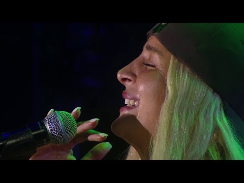 Megi Gogitidze / მეგი გოგიტიძე - Белое море (live)