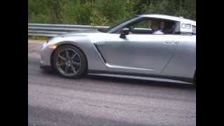 JEEP SRT8 7.0L+komp vs Nissan GT-R Switzer P800.flv